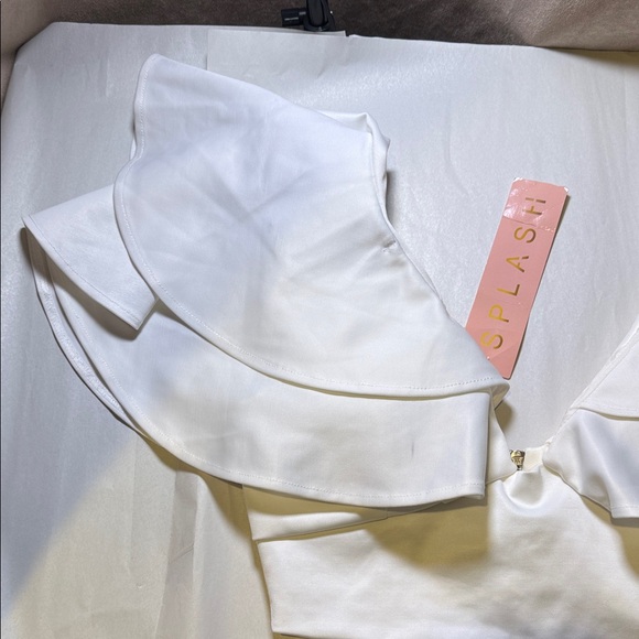 Splash White Ruffled Blouse - Picture 2 of 4